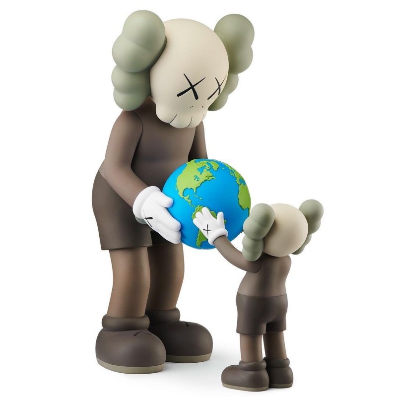카우스-카타르-KAWS-전시-조형물-피규어