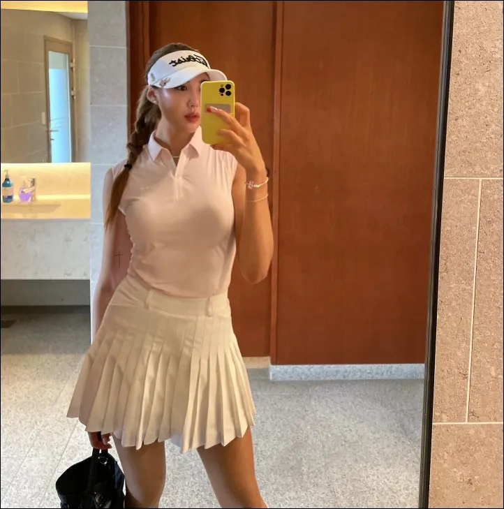 셀카 찍는 장원주 프로