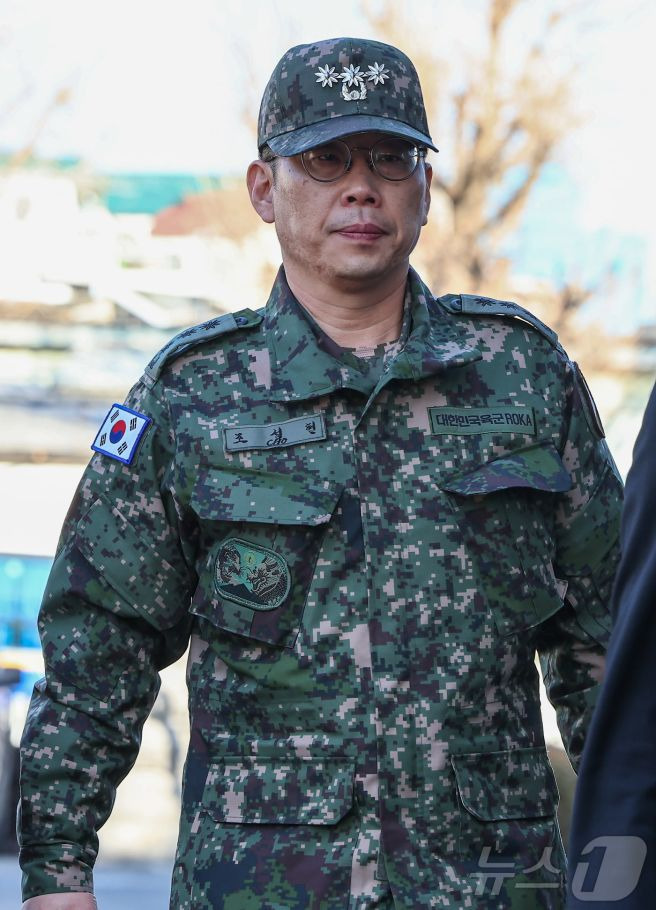 8차 변론 기일 조성현 단장과 김진한 변호사