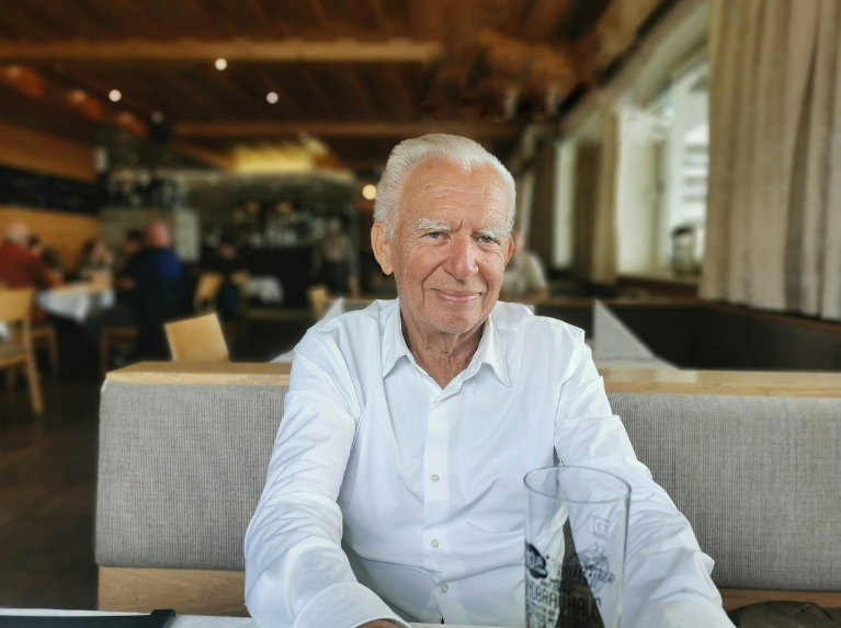 정년 연장 법안 발의 배경