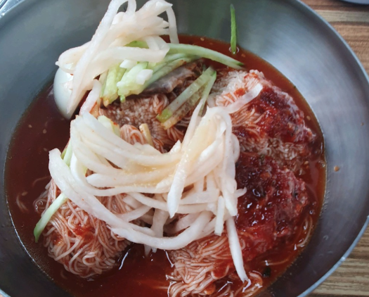 비빔냉면 사진