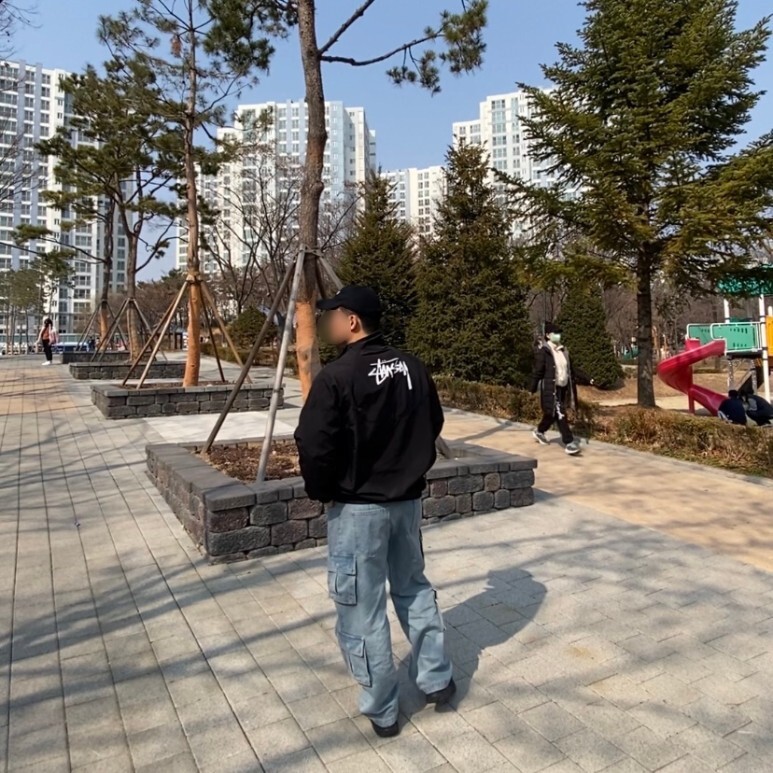 데일리룩(오뭘입) 윅 wick 볼캡, 나투시 스투시 아노락, 에즈카톤 카고청바지, 뉴발란스 410V5 트레일 블랙, 남자데일리룩, 남자데일리코디, 남자데일리패션, ootd