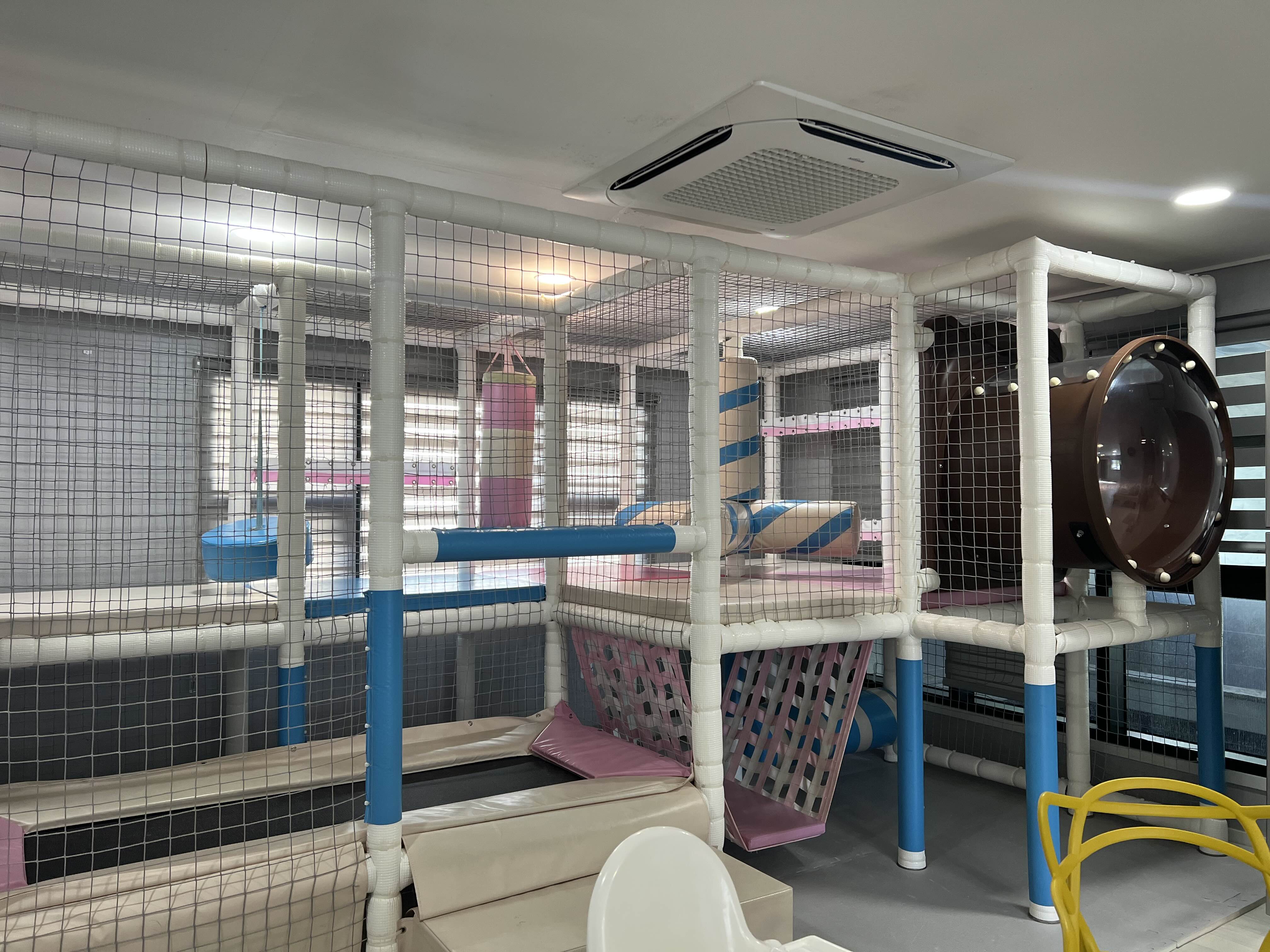 경주 벤투스 키즈풀빌라 키즈 시설 사진, 커다란 정글짐