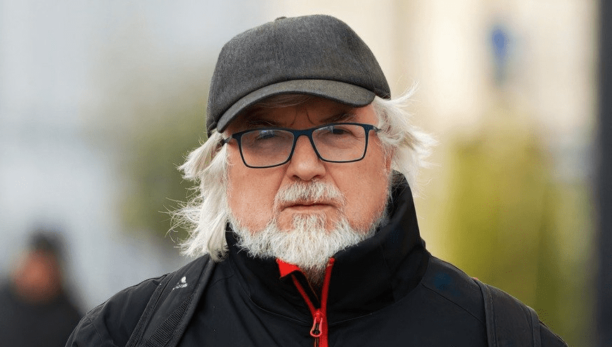 흰머리 중년 남성 사진 - 2