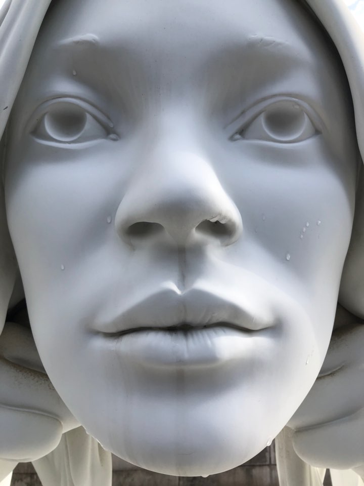 가나아트센터-조각작품