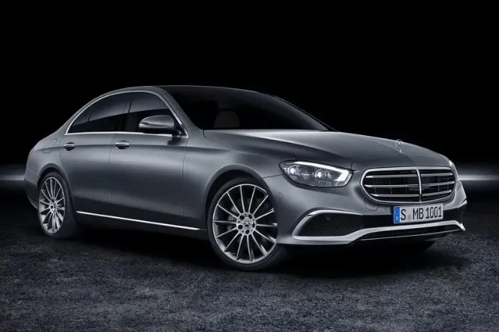 벤츠 E300e 플러그인 하이브리드