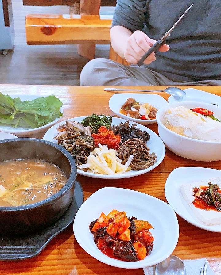 토요일은 밥이좋아 예산 수덕사 산채정식 맛집 영양 돌솥 청국장 더덕 구이 한정식 예산10미 현지인 추천 토밥 좋아 방송정보