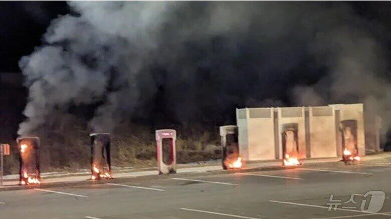 위기 속 머스크의 승부수…“테슬라 주식 팔지 마세요”, 주가는 5% 반등