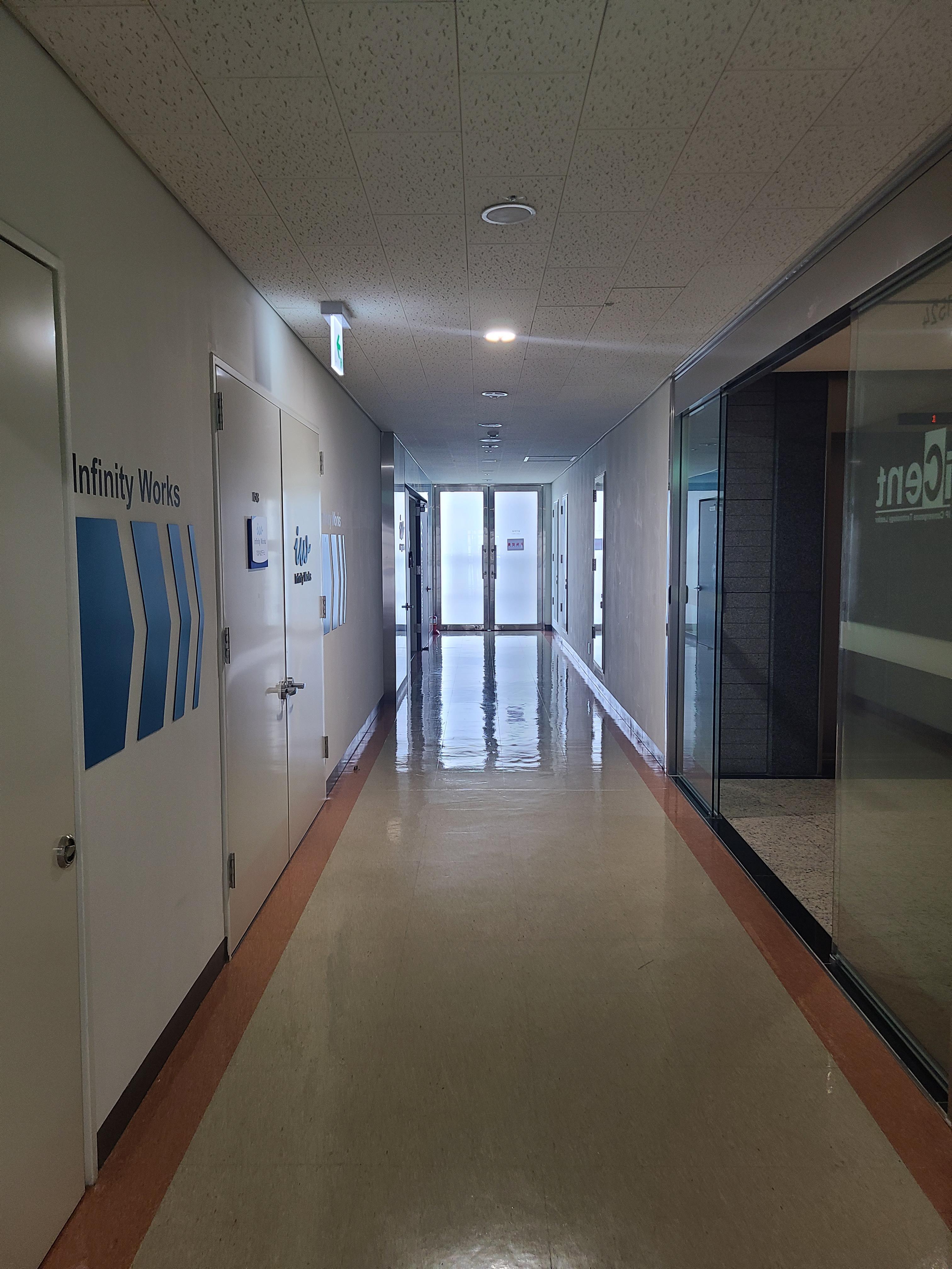 성수 생각공장 데시앙플렉스 섹션오피스5