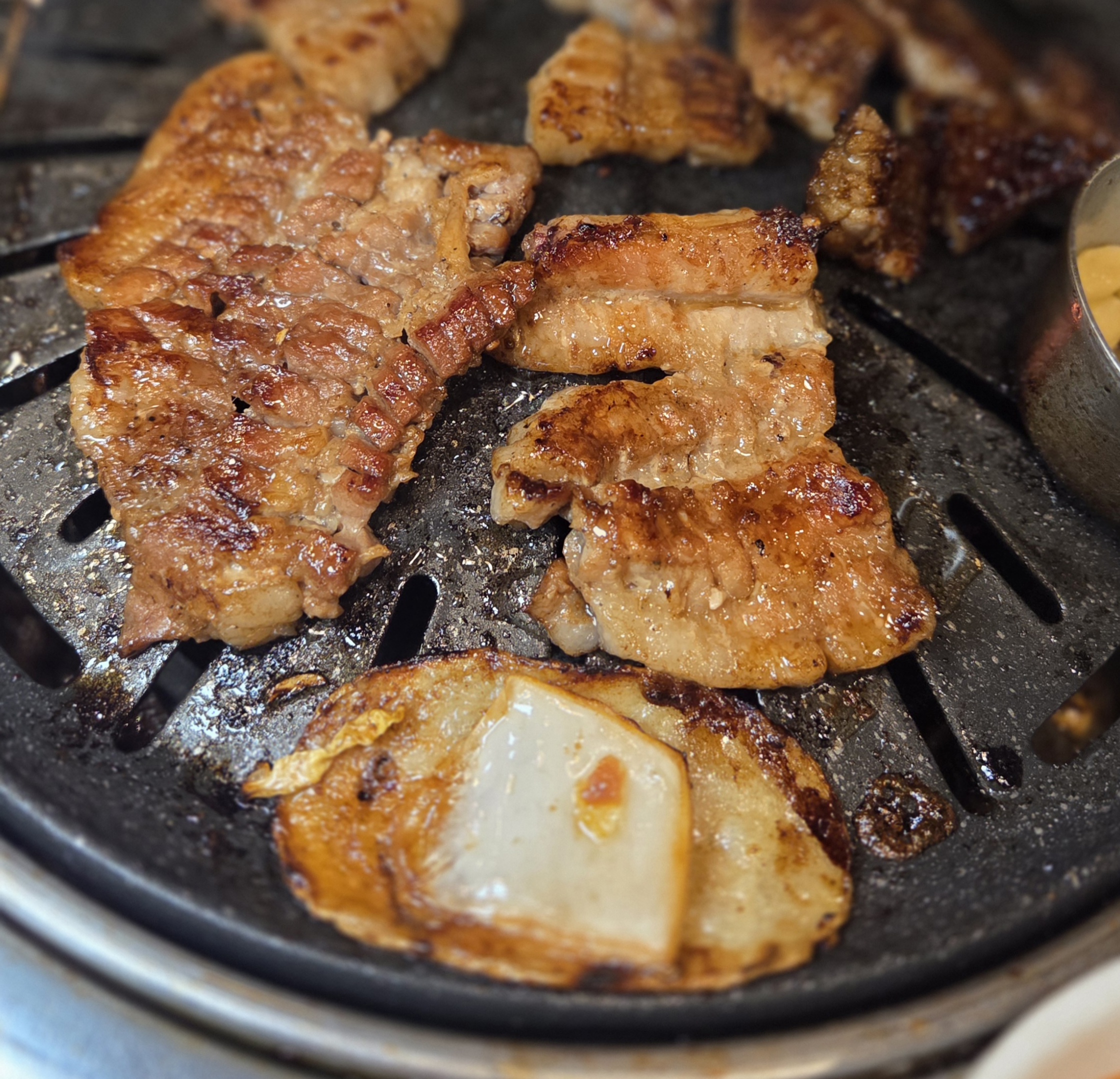맛있게 구워지고 있는 양념갈비