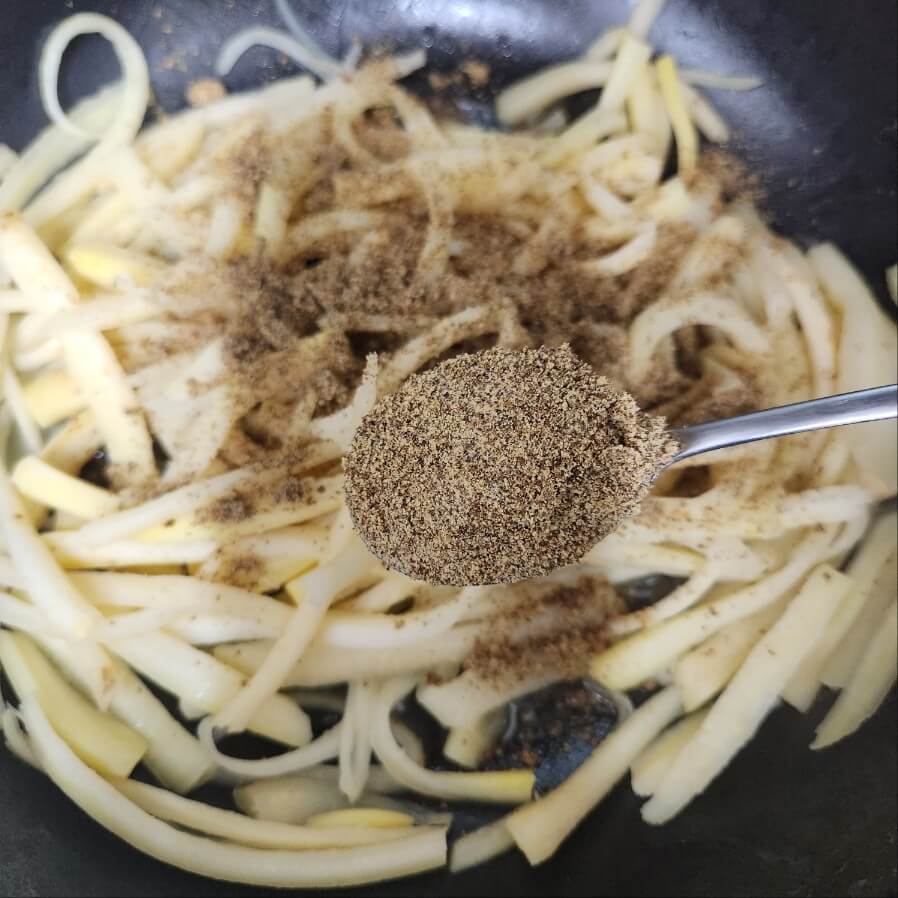 들깨 도라지 나물 고소하고 아삭함까지 맛있는 들깨도라지볶음 조개살 들깨가루 넣고 볶은 도라지나물볶음 도라지 들깨 볶음 도라지볶음 들깨가루