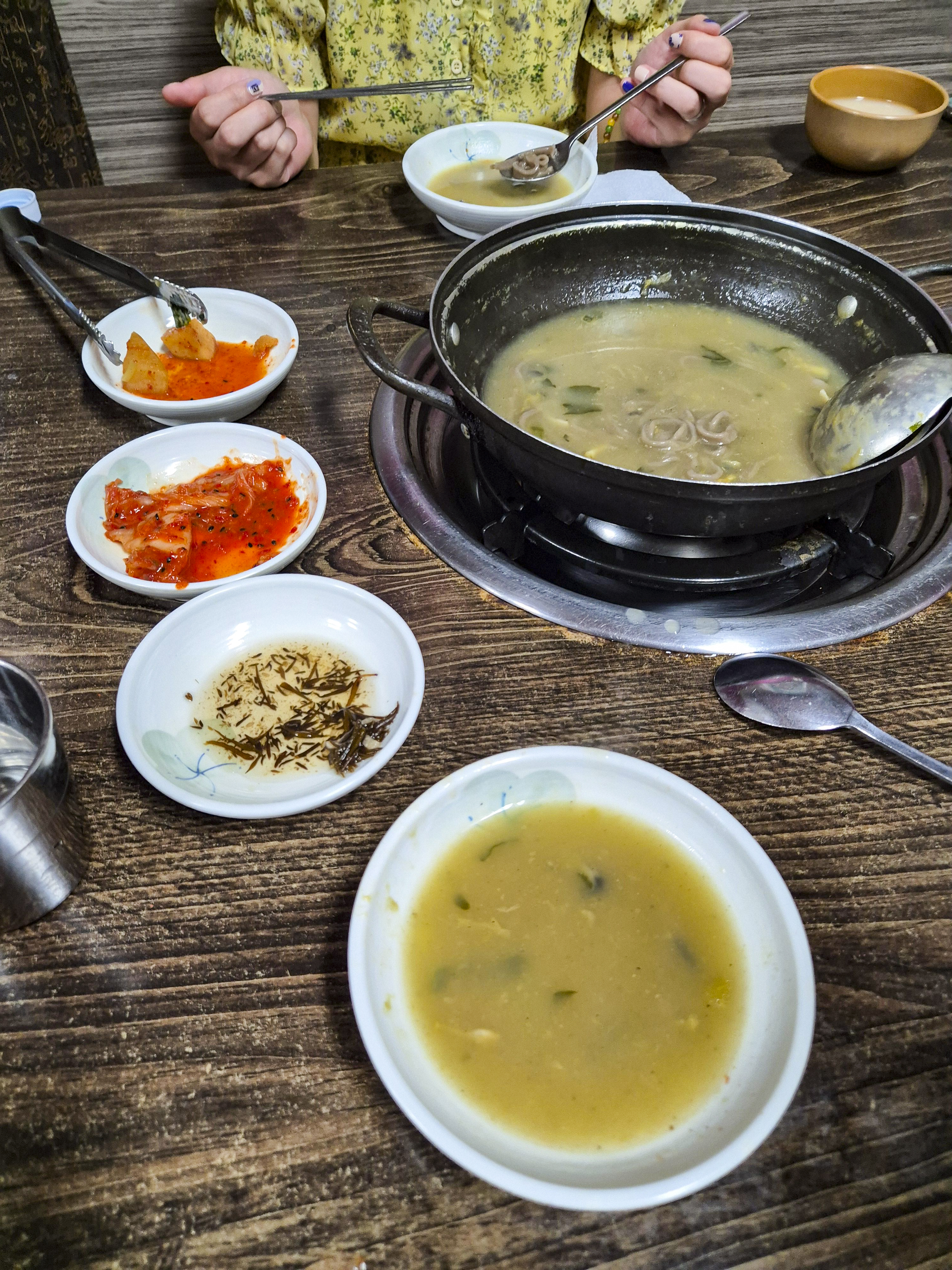 밑반찬 까지 다 먹은 모습