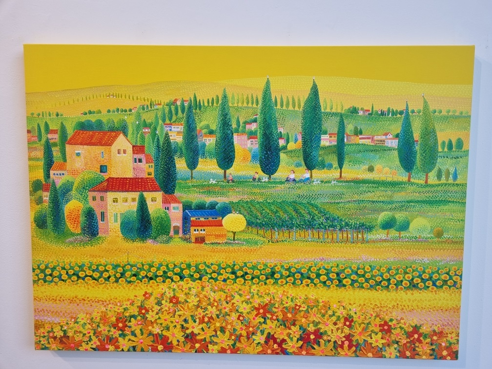 김덕기화백 전시그림4, 사이프러스나무과 밭과 집과 꽃들이 있는 그림