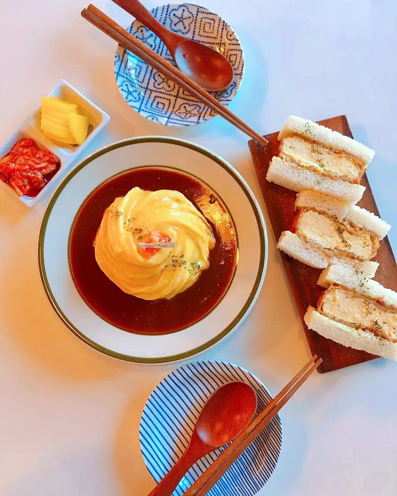 강릉에서 맛보는 카레와 쫄면이 만나면 쫄깃 쫄카레, 간장 튀김 떡볶이, 달걀 카츠 샌드 맛집 추천 생방송투데이 리얼맛집 오늘방송 먹킷리스트