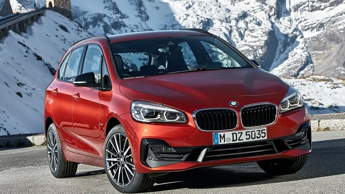 BMW 2시리즈 액티브 투어러 가격 실구매가 모의견적 제원 옵션 카탈로그 내부 색상 디자인 인테리어 편의사양 안전사양 총정리