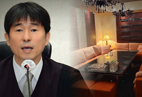 룸 접대 제보자 20여 차례 접대 주장