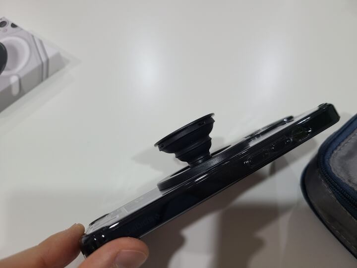 다이소 그립톡 부착 3단계 사진