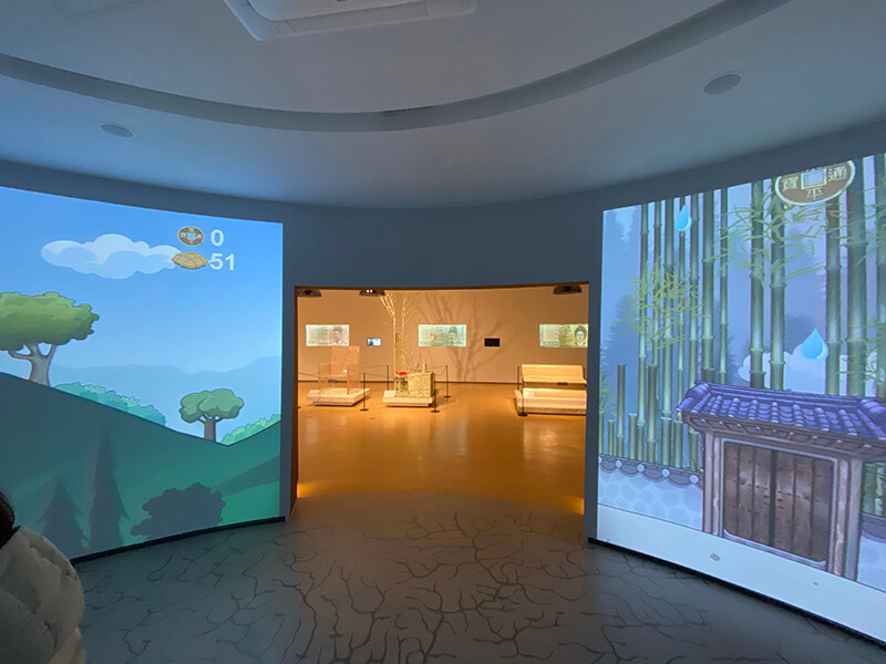 화폐와 관련된 아이들을 위한 간단한 게임공간 이미지