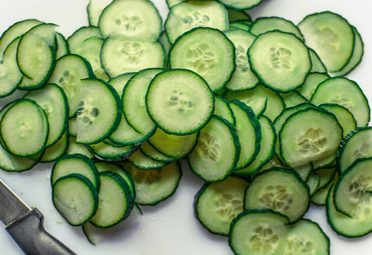 오이팩에-사용할-잘라놓은-오이