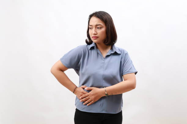 맹장염? 아니면 다른 원인? 오른쪽 아랫배가 아플 때 의심해야 할 질환!