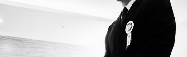 장례식장 복장 남성: 검정색 양복