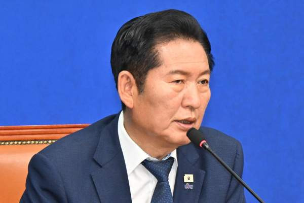 정청래 나이 프로필 고향 학력 가족 아들 논란 사퇴 압박 및 2026년 전당대회 연임 쟁점 냉철 분석