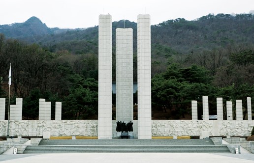 국립4.19민주묘지 추모탑, 가오리역에서 도보 15분 거리 역사 교육 명소