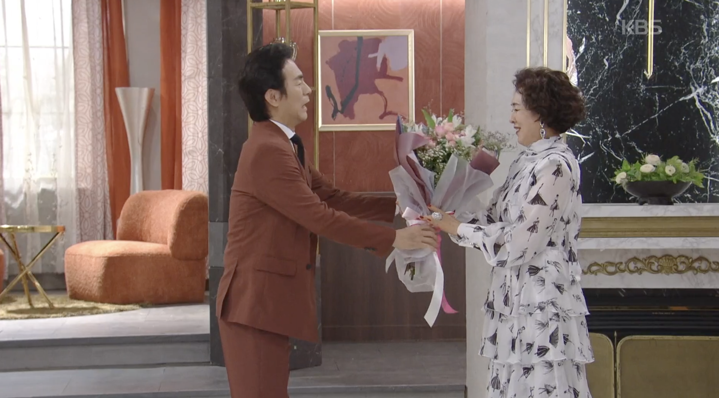 여왕의집 노숙자 망상