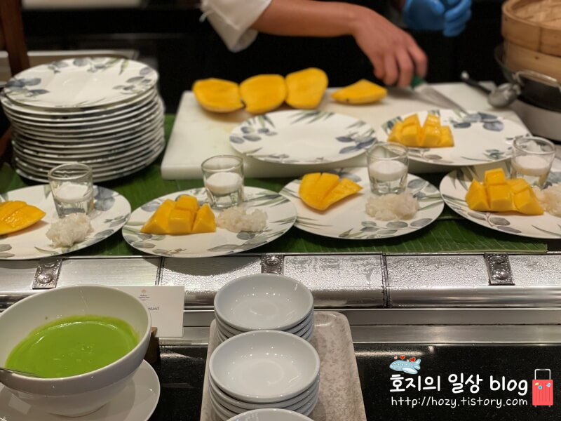 방콕 신돈캠핀스키 조식당 뷔페메뉴_망고