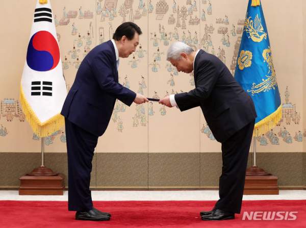 김홍일 방통위원장 임명