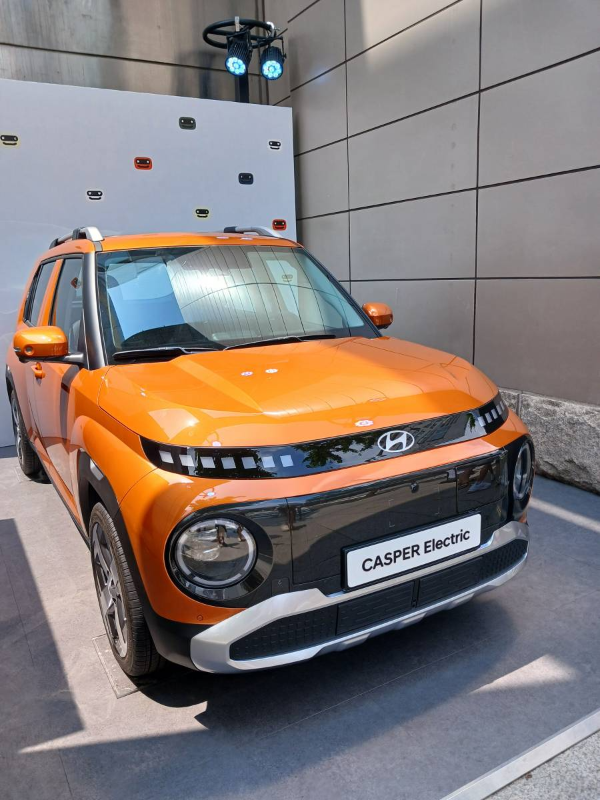 스튜디오 압구정 캐스퍼 외부전시