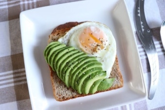 아보카도 샌드위치