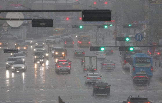 추석 귀경길 비 오는 날 운전 안전 팁 관련사진