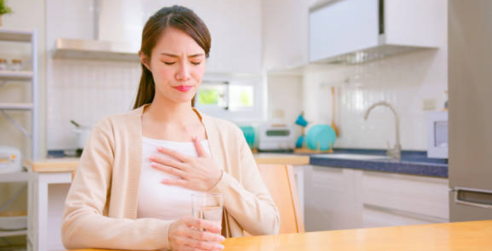 역류성 식도염에 좋은 음식, 증상, 자연치료 방법 총정리 (2024ver)