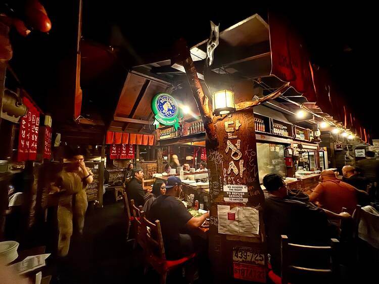 코리아타운 여행 2탄: 감성 카페 & 밤 문화 (Cafes & Nightlife)