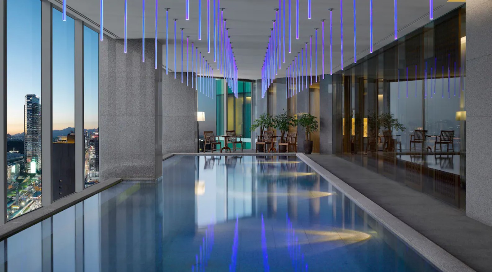 파크-하얏트-서울-실내-수영장