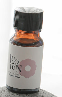 피부 진정과 재생에 도음을 주는 향기로운 천연 성분 아로마 오일