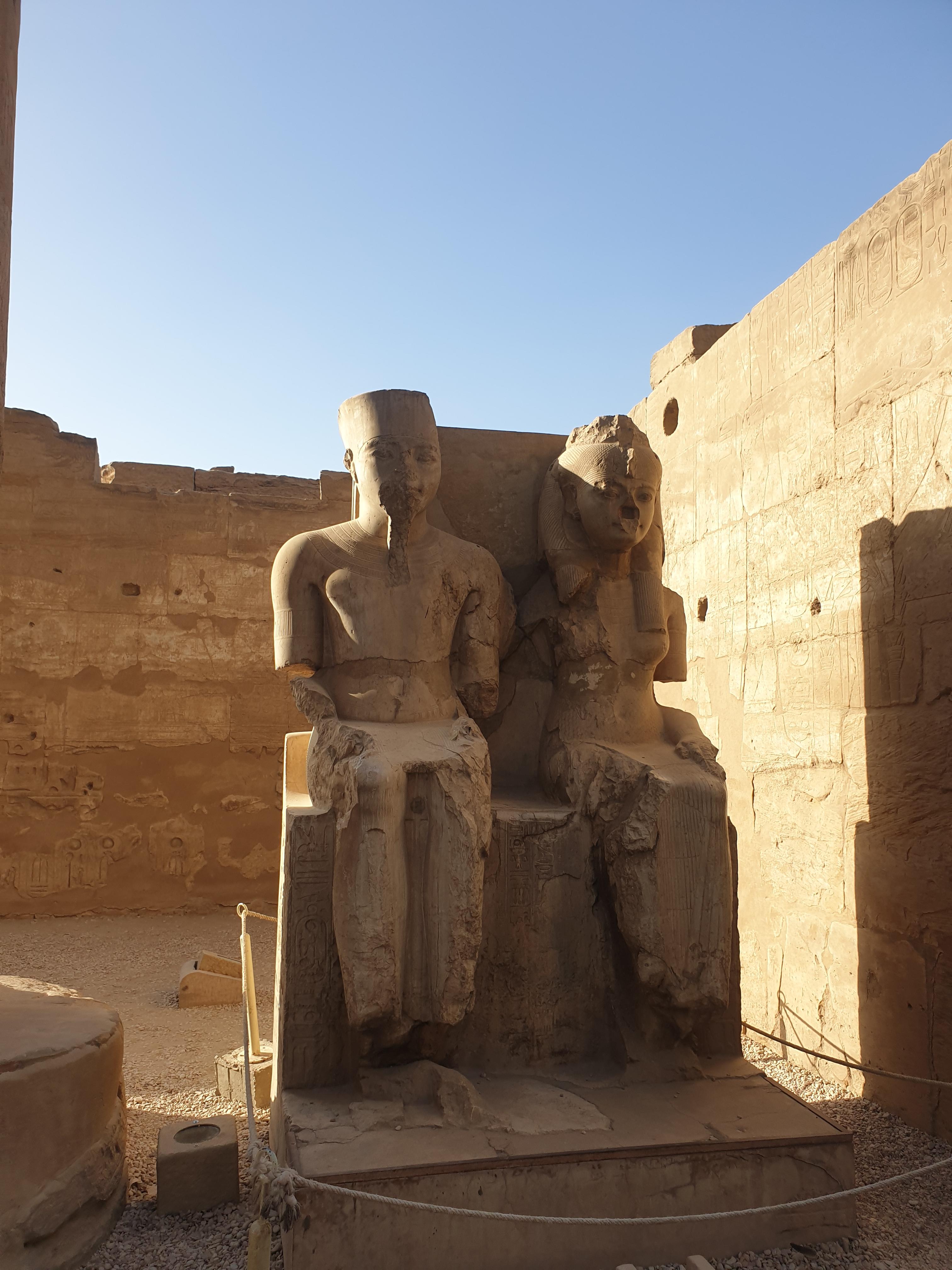 투탕카멘 부부 부조