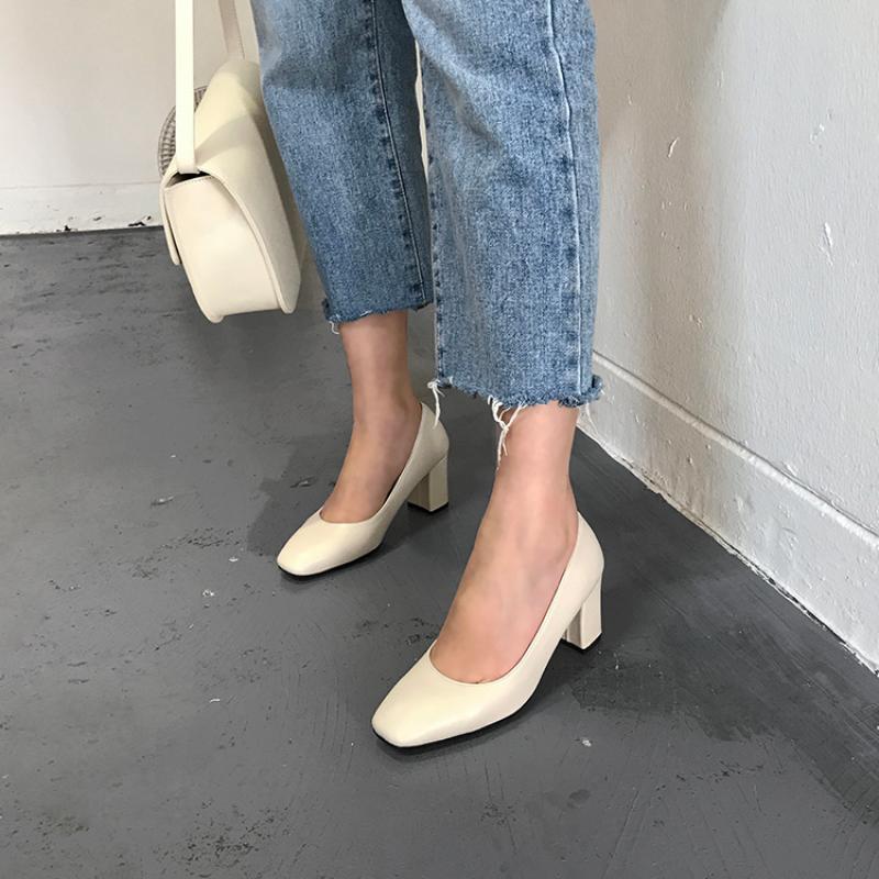 천연소가죽 발편한 사각코 미들힐 펌프스