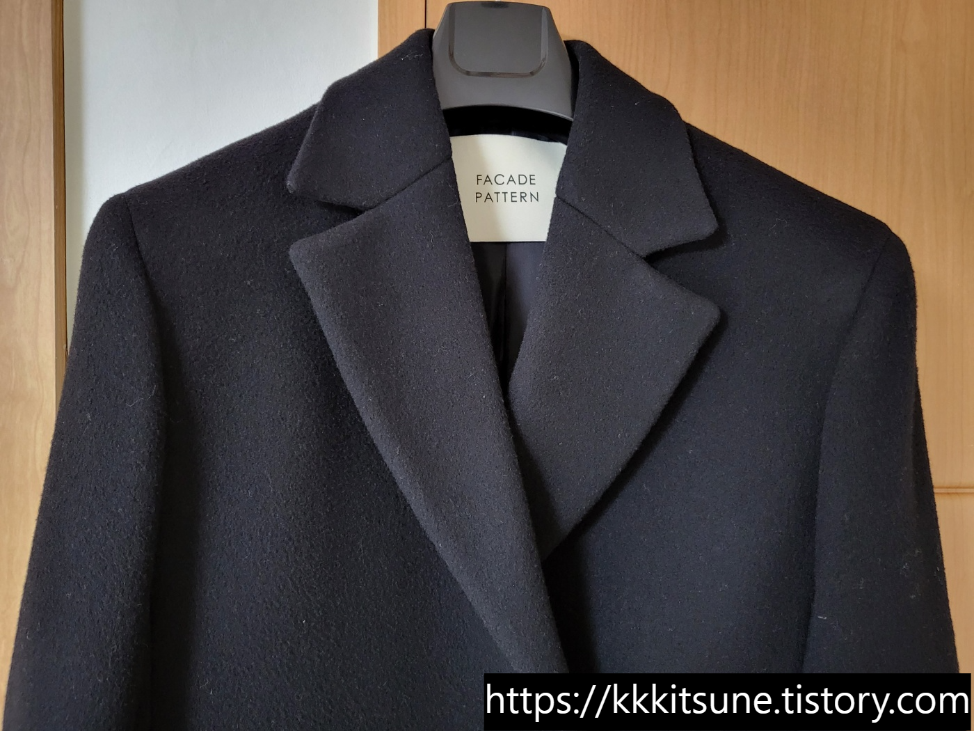 파사드패턴 캐시미어 미니멀 코트 블랙 앞면 라펠
