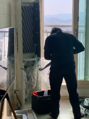 알트태그-열교환기 및 에어컨 내부 세척 중