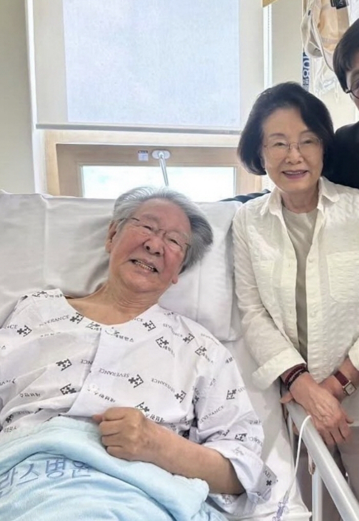 최불암 빈소를 찾은 방송계 동료 조문 관련 사진