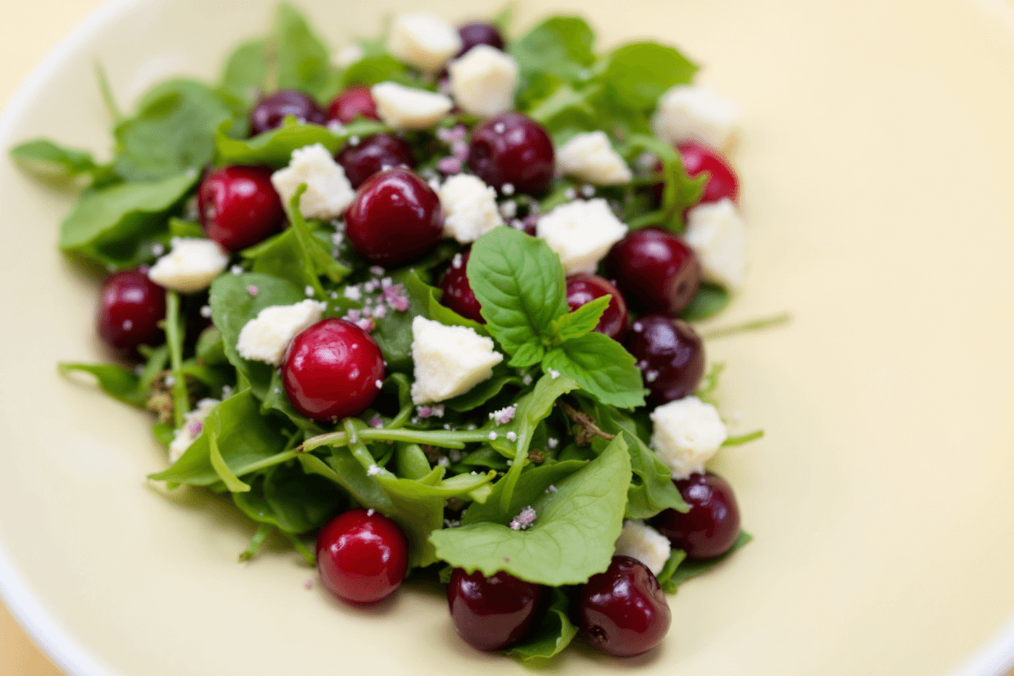 앵두 사진입니다.