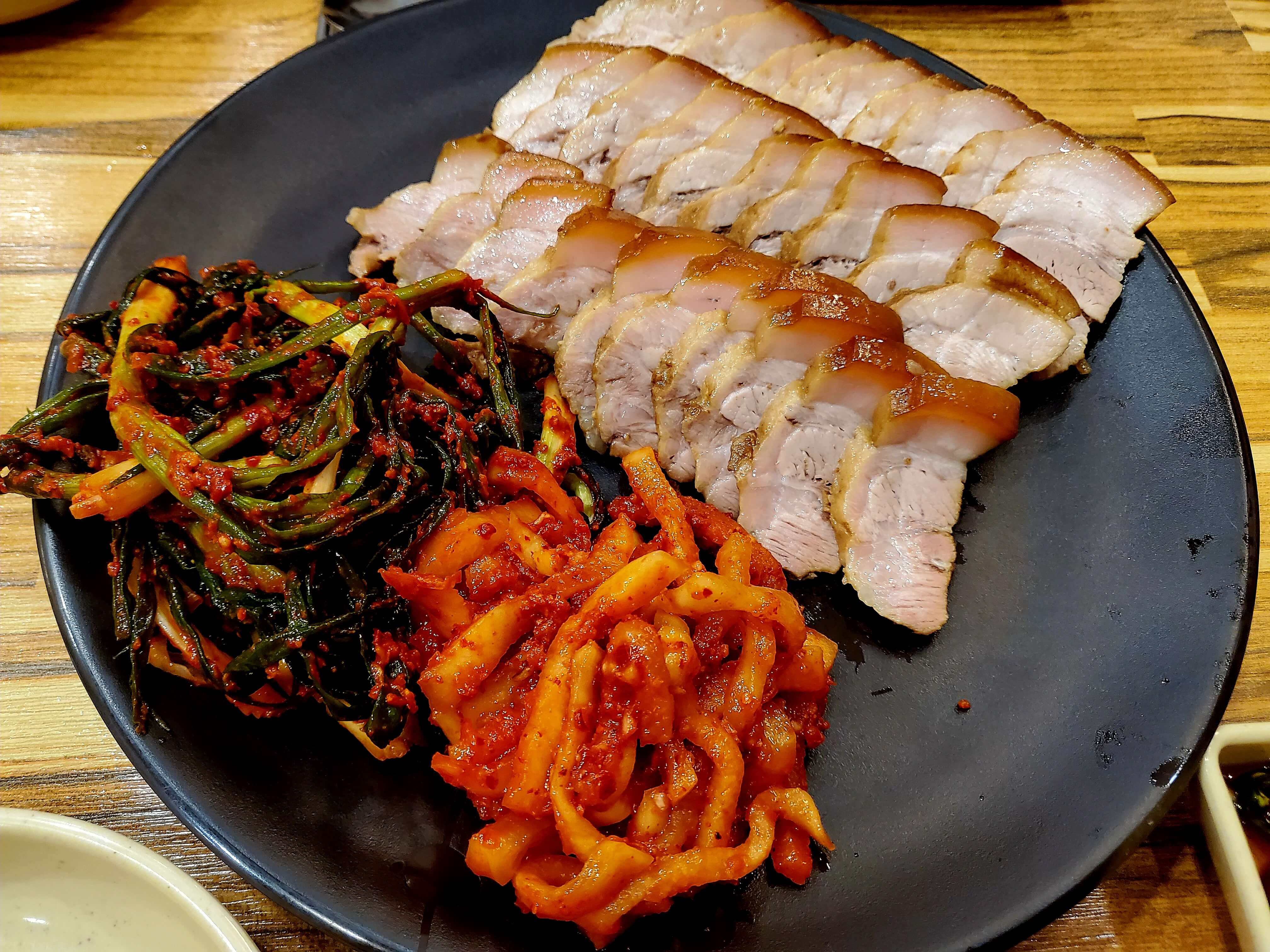 보쌈은 한국의 전통음식 중 하나 01