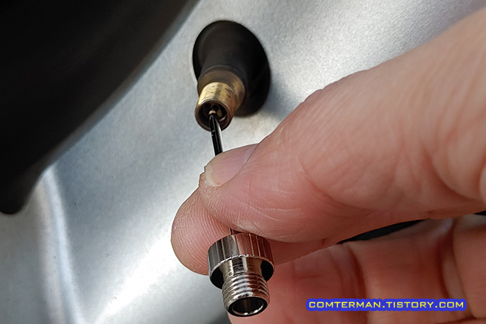 타이어 바람 빼기