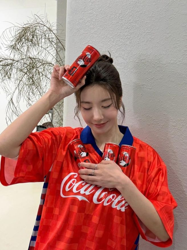 전현무 월드컵 중계 카리나 윈터 권은비 윤두준 연예인 축구 응원