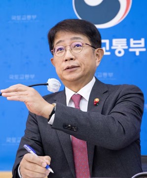 세종청사 기자간담회에서 재건축 선도지구 이주대책 발표