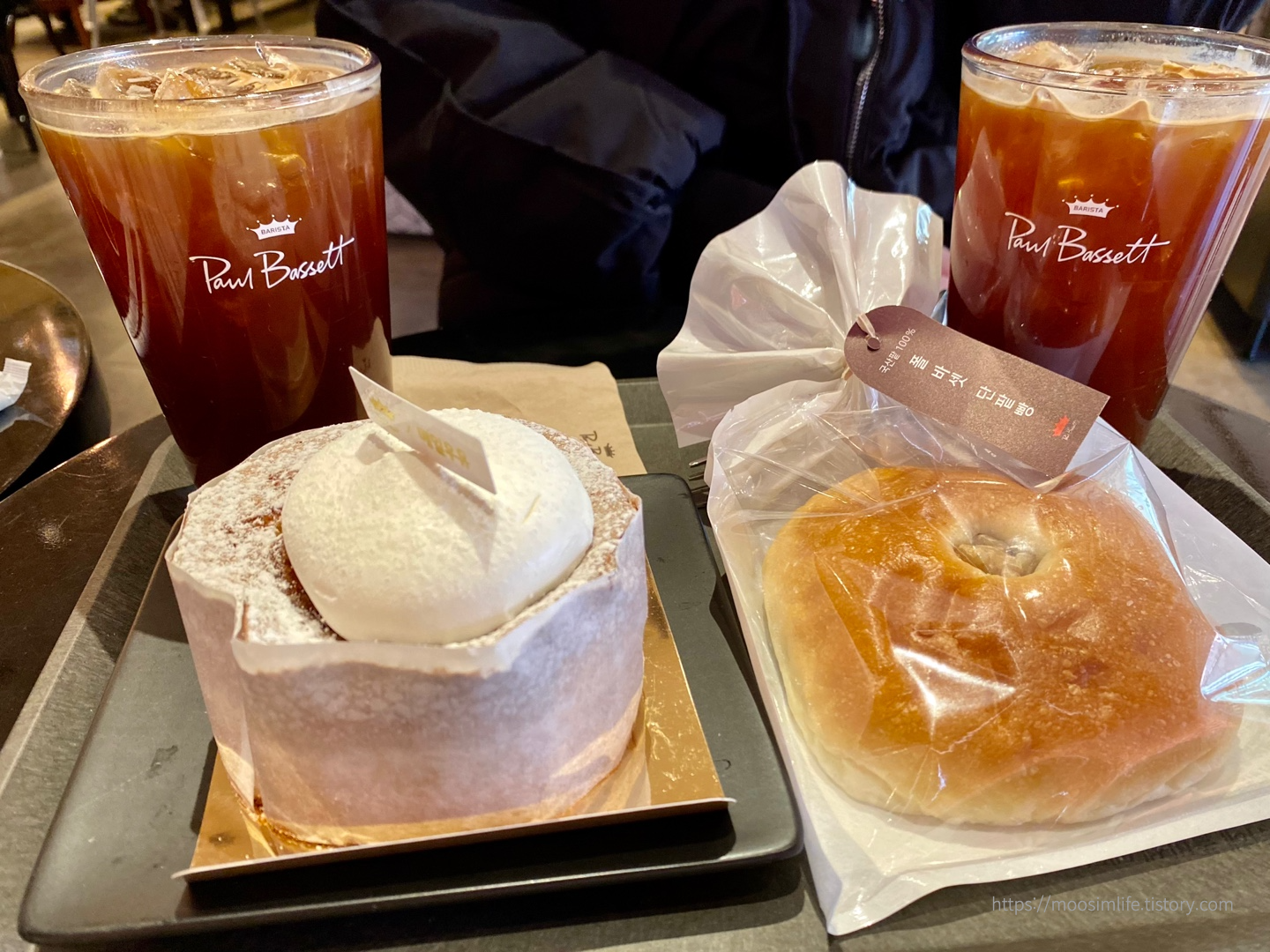 카페-폴바셋-단팥빵