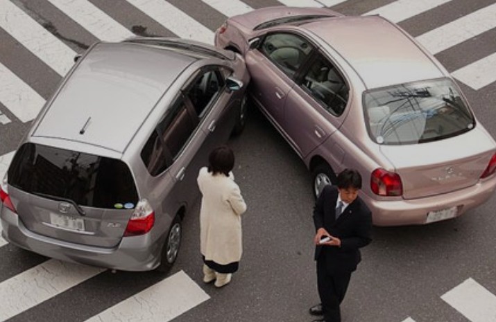 자동차 접촉사고 이미지