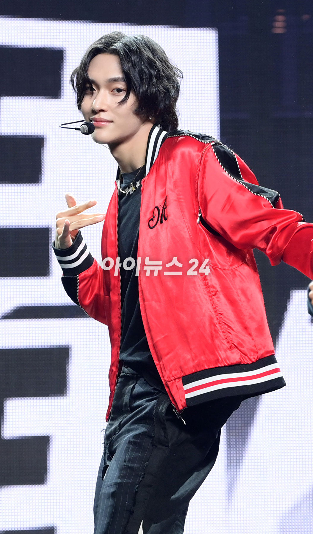 그룹 라이즈(RIIZE) 원빈이 4일 오후 서울 용산구 한남동 블루스쿼어에서 열린 라이즈 데뷔 앨범 쇼케이스 'RIIZING DAY: RIIZE Press Premiere'에 참석하고 있다. [사진=정소희 기자]